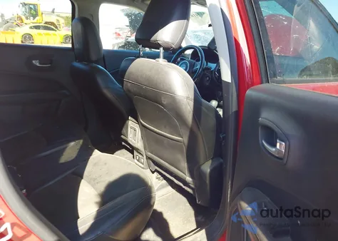 2021 Jeep Compass Altitude 4X4 из США, поврежденный, VIN 3C4NJDBB5MT527212